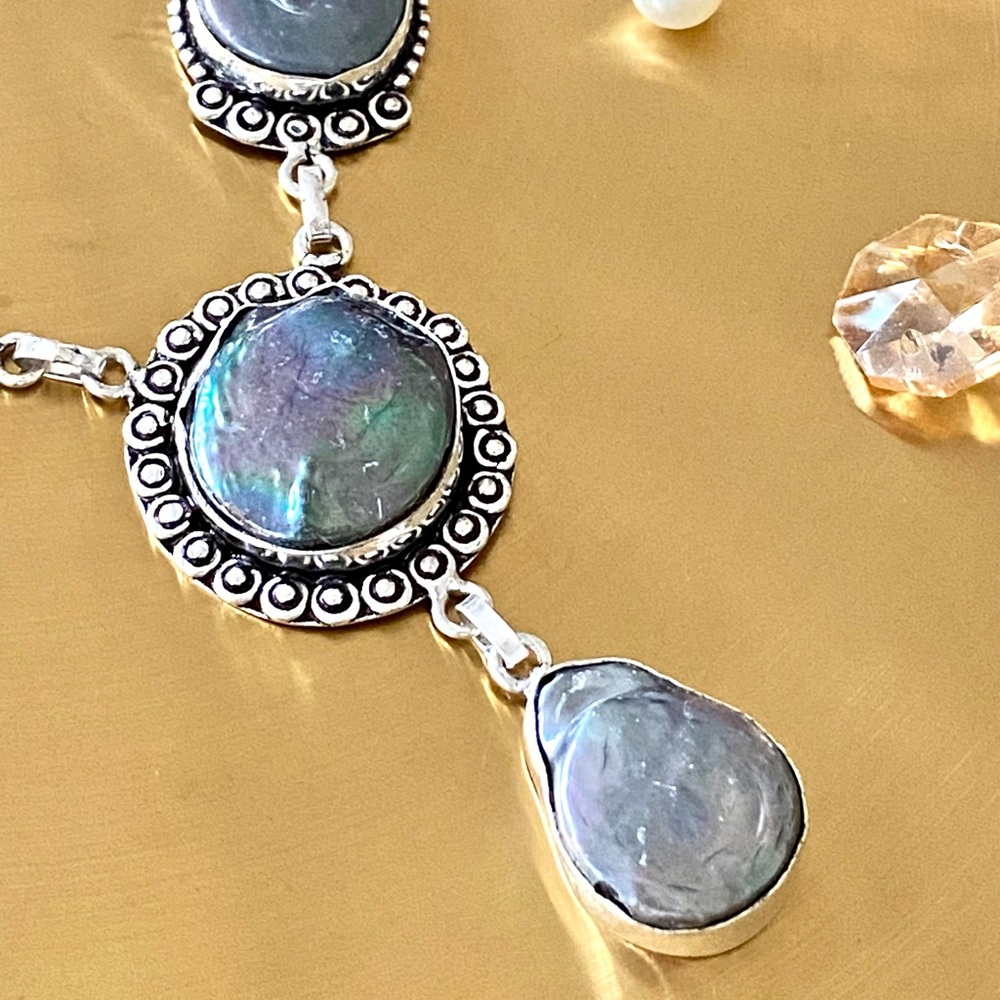 Gray Biwa Pearl Handcrafted Dangling Necklace - Picture 8 of 10